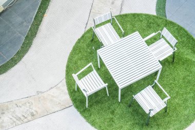 boş açık veranda sandalye