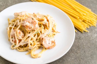 karides ile Fettuccini makarna