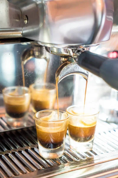 Bira bir kahve kahve makinesi