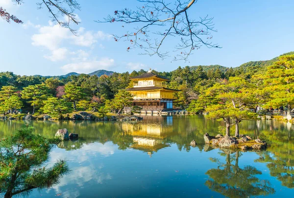 Bella architettura al Tempio Kinkakuji (Il Padiglione d'Oro ) — Foto Stock