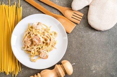 karides ile Fettuccini makarna