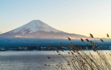 Dağ Fuji San Kawaguchiko Gölü.