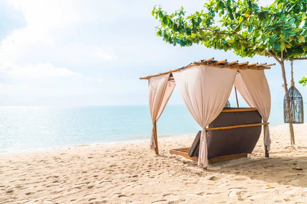 Sahilde güzel pavilion