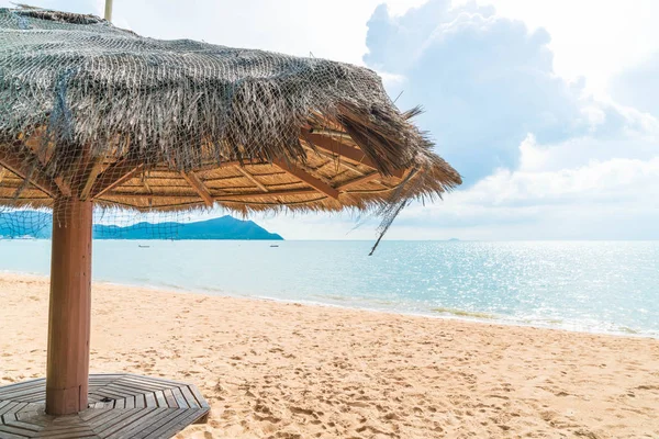 Sahilde güzel pavilion