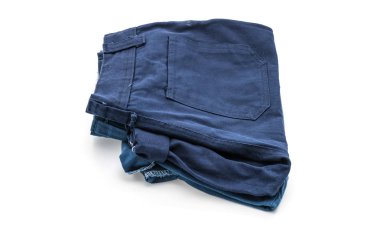 beyaz üzerine kısa pantolon