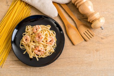 karides ile Fettuccini makarna