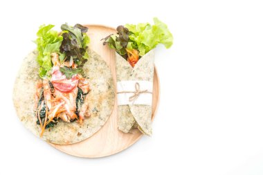 tavuk ve ıspanak salatası rulo sarma