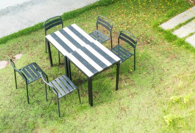 boş açık veranda sandalye