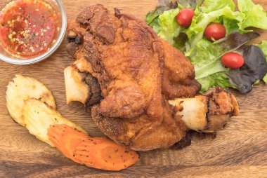 Gevrek domuz knuckle veya Alman domuz Hocks