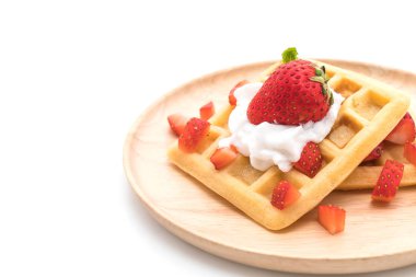 çilek beyaz ile waffle