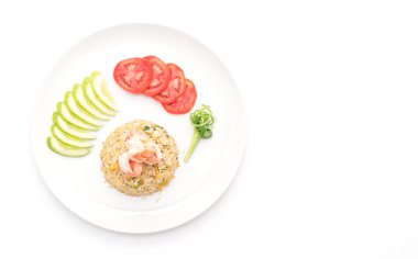 Kızarmış pirinç ve karides.