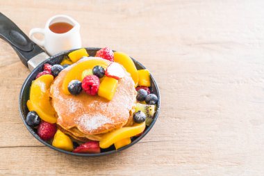 mix meyve ile gözleme