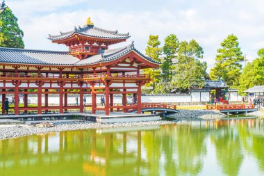 Güzel mimari Byodo içinde Kyoto tapınakta.