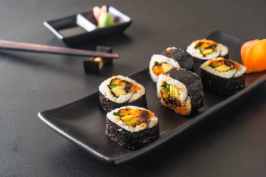 suşi roll - Japon gıda tarzı