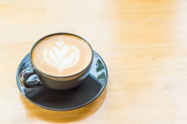 Sıcak latte kahve fincanı