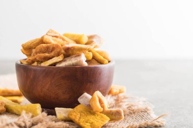 meyve yongaları karıştırın