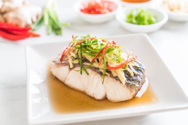 soya sosu Snapper balık buğulama