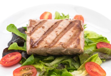 Tuna biftek salatası ile