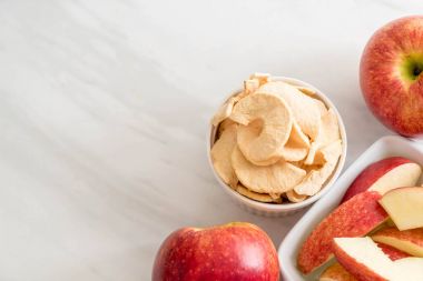 Kurutulmuş elma cips