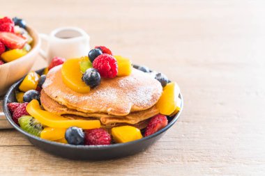 mix meyve ile gözleme