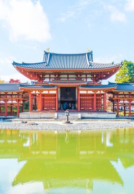 Güzel mimari Byodo içinde Kyoto tapınakta.