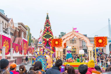 Osaka, Japonya - 21 Kasım 2016: Yeni festivale, yeniden doğmuş Parade, celeb