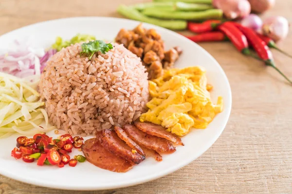 Pirinç ve karides ezmesi.