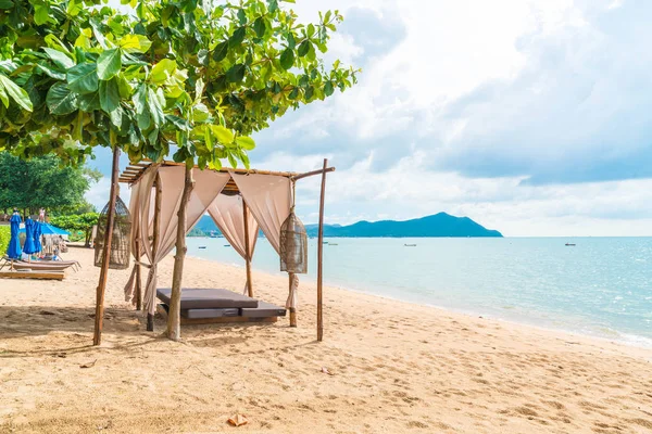 Sahilde güzel pavilion