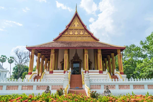 Belle architecture au temple Haw Phra Kaew — Photo