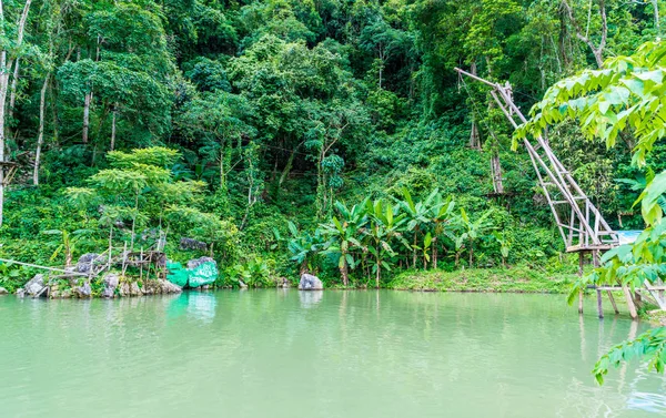 Lagoa Azul em vang vieng, laos