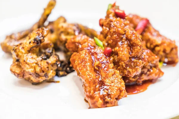 Baharatlı soslu kızarmış tavuk