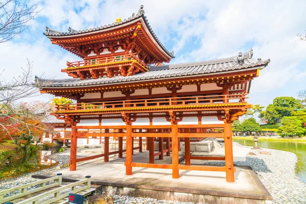 Krásná architektura Byodo v chrámu v Kjótu. — Stock fotografie