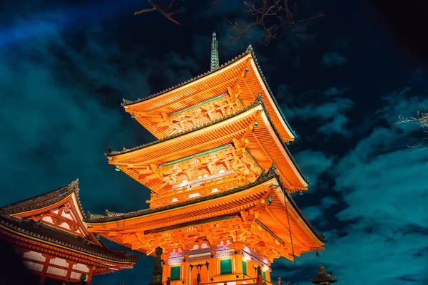 Prachtige architectuur in de tempel Kiyomizu-dera Kyoto. — Stockfoto