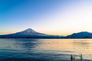Dağ Fuji San Kawaguchiko Gölü.