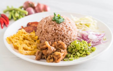 Pirinç ve karides ezmesi.