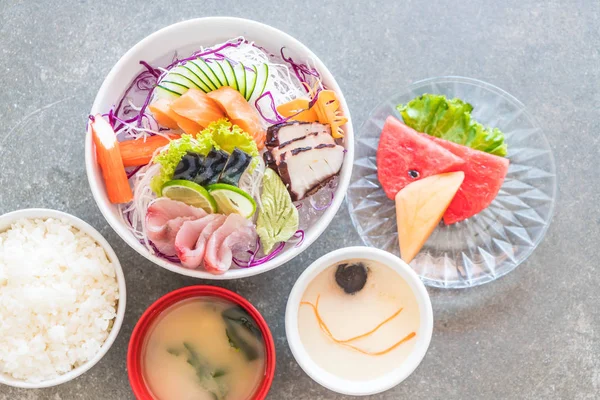 Karışık sashimi seti