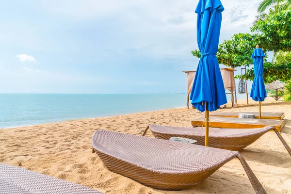 Güzel tropikal okyanus ya da deniz ve kum plaj 