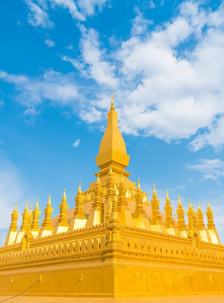 Wunderschöne architektur in pha that luang, vientiane, laos. — Stockfoto