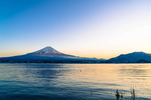 Dağ Fuji San Kawaguchiko Gölü.