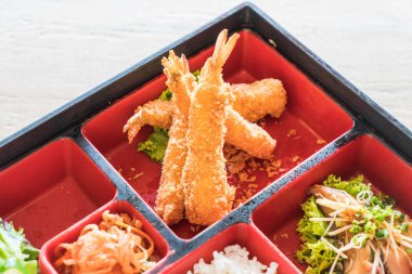 kızarmış karides bento küme