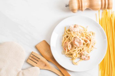 karides ile Fettuccini makarna