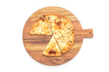 Kremalı mantarlı pizza