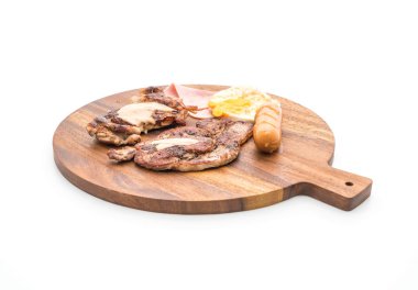 ahşap plaka üzerinde ızgara biftek mix