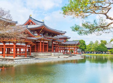 Güzel mimari Byodo içinde Kyoto tapınakta.