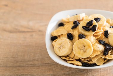 muz, Kuru üzüm ve süt ile tahıl 