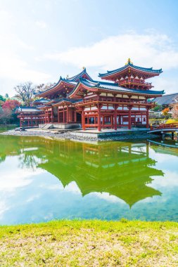 Güzel mimari Byodo içinde Kyoto tapınakta.