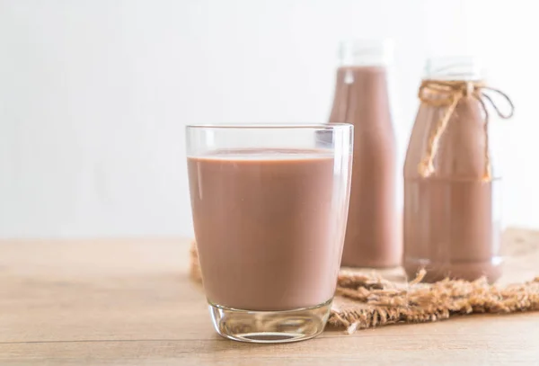 Verre de lait au chocolat — Photo