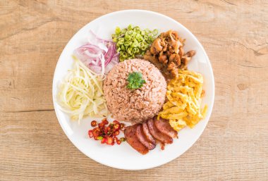 Pirinç ve karides ezmesi.