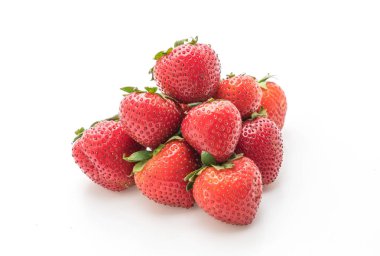 Beyaz arka planda taze çilek