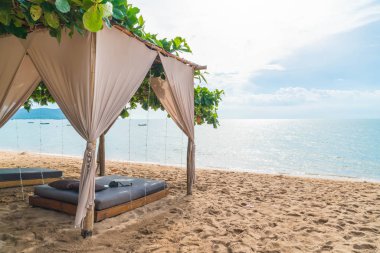 Sahilde güzel pavilion